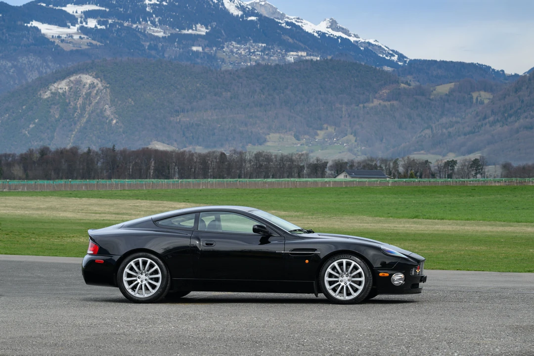 2002 Aston Martin Vanquish 1st Gen - Image 5 of 31
