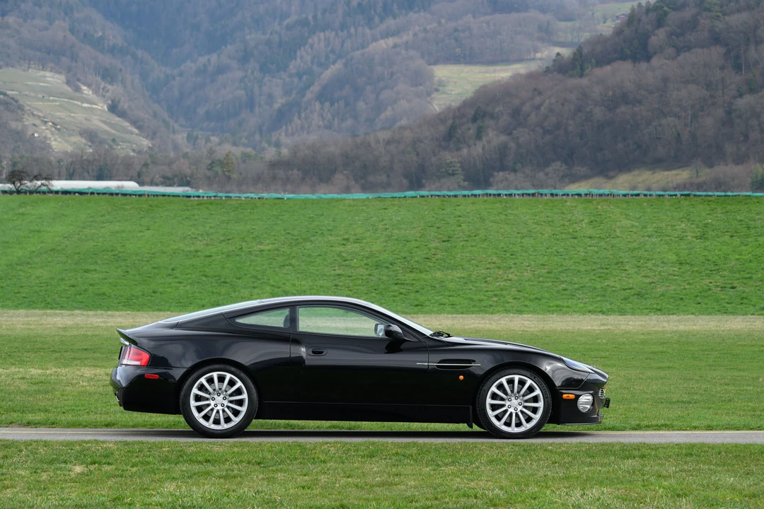 2002 Aston Martin Vanquish 1st Gen - Image 6 of 31