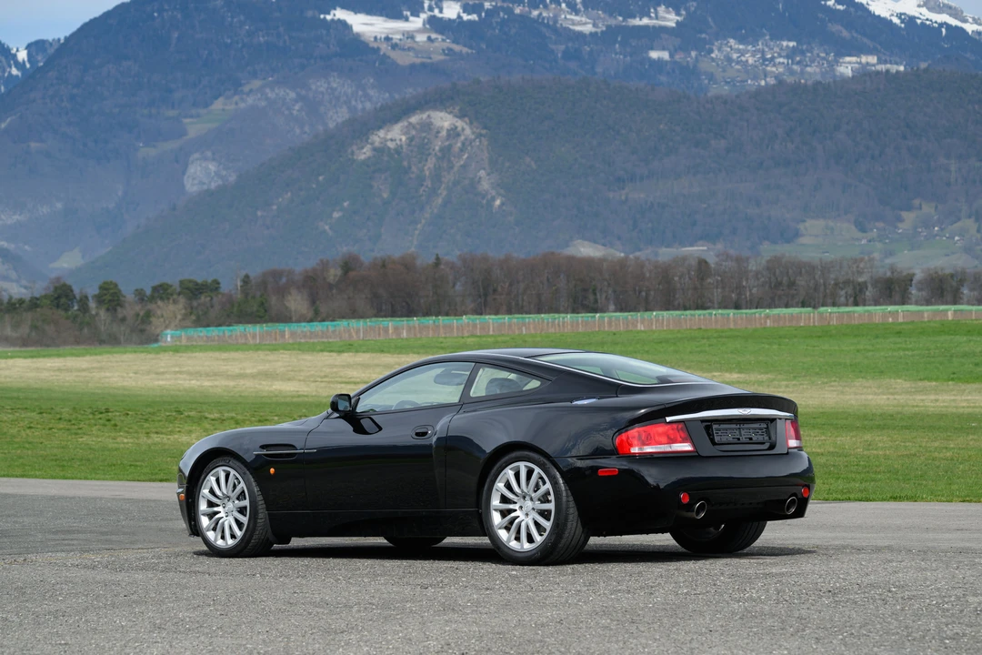 2002 Aston Martin Vanquish 1st Gen - Image 4 of 31