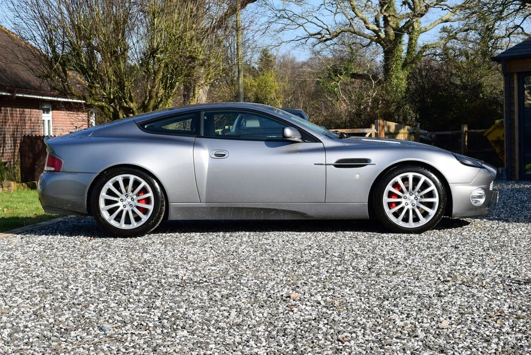 2002 Aston Martin Vanquish 1st Gen - Image 6 of 30