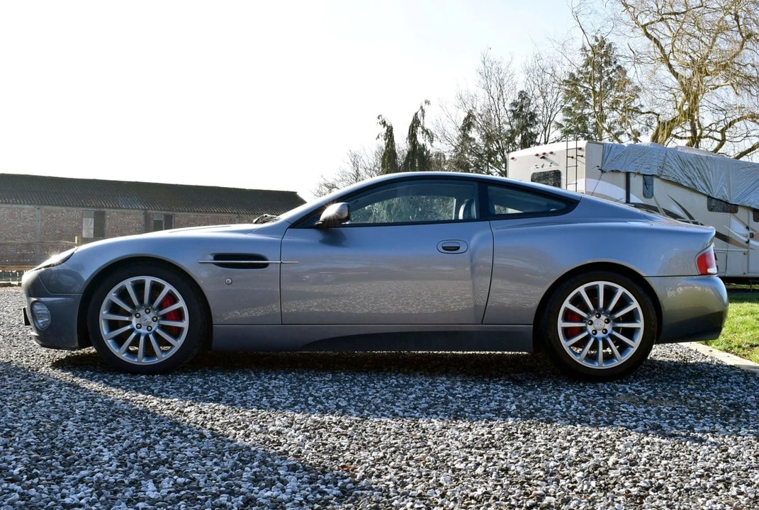 2002 Aston Martin Vanquish 1st Gen - Image 7 of 30