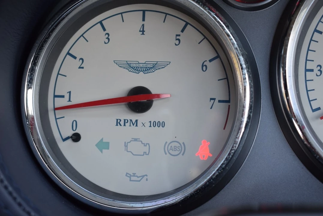 2002 Aston Martin Vanquish 1st Gen - Image 28 of 30