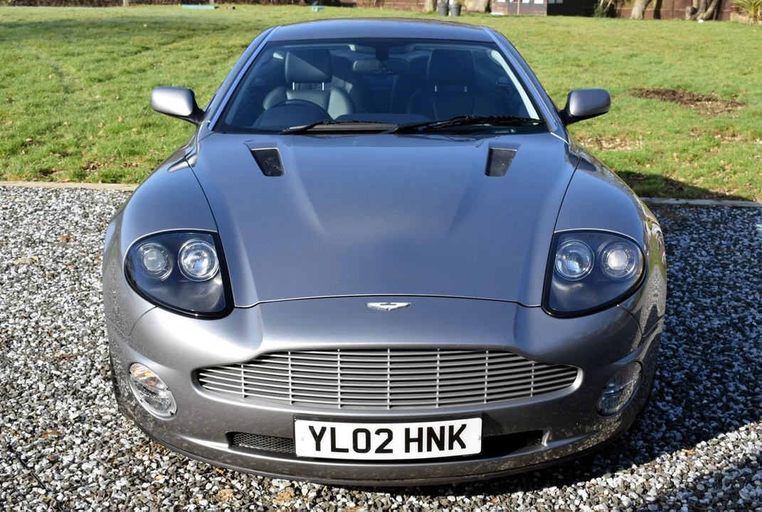 2002 Aston Martin Vanquish 1st Gen - Image 18 of 30
