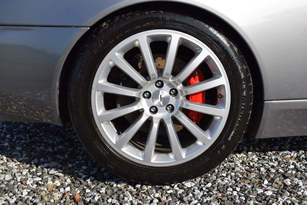 2002 Aston Martin Vanquish 1st Gen - Image 21 of 30