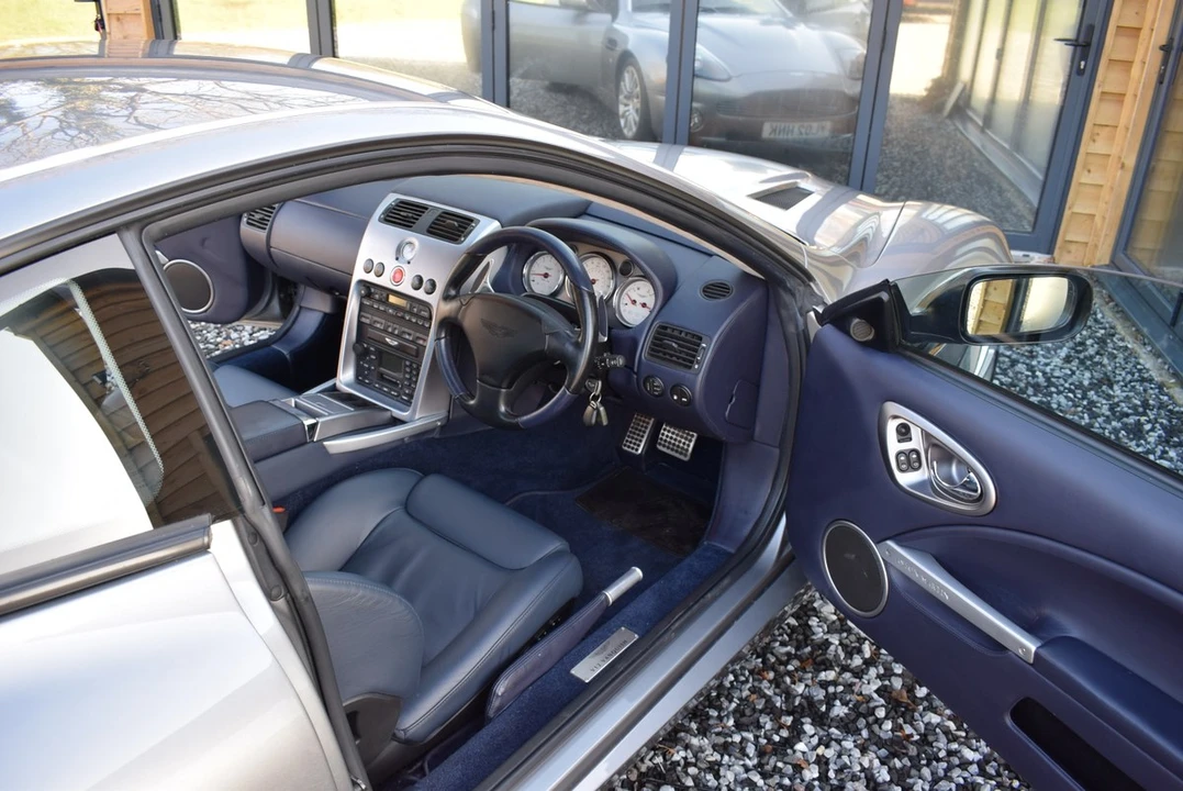 2002 Aston Martin Vanquish 1st Gen - Image 24 of 30