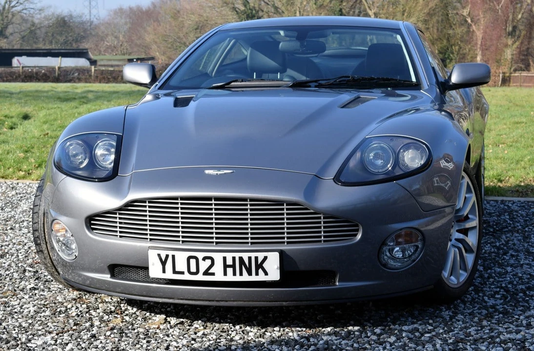 2002 Aston Martin Vanquish 1st Gen - Image 11 of 30