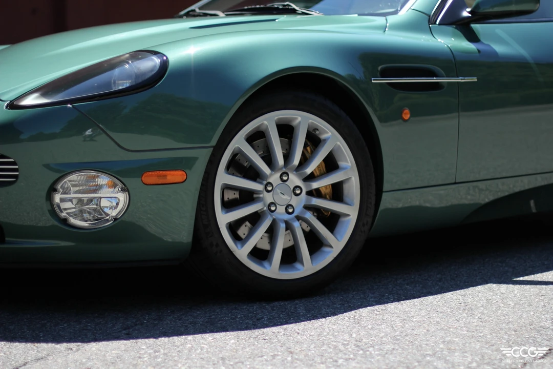 2002 Aston Martin Vanquish 1st Gen - Image 17 of 31