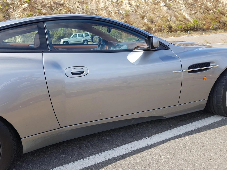2002 Aston Martin Vanquish 1st Gen - Image 27 of 31