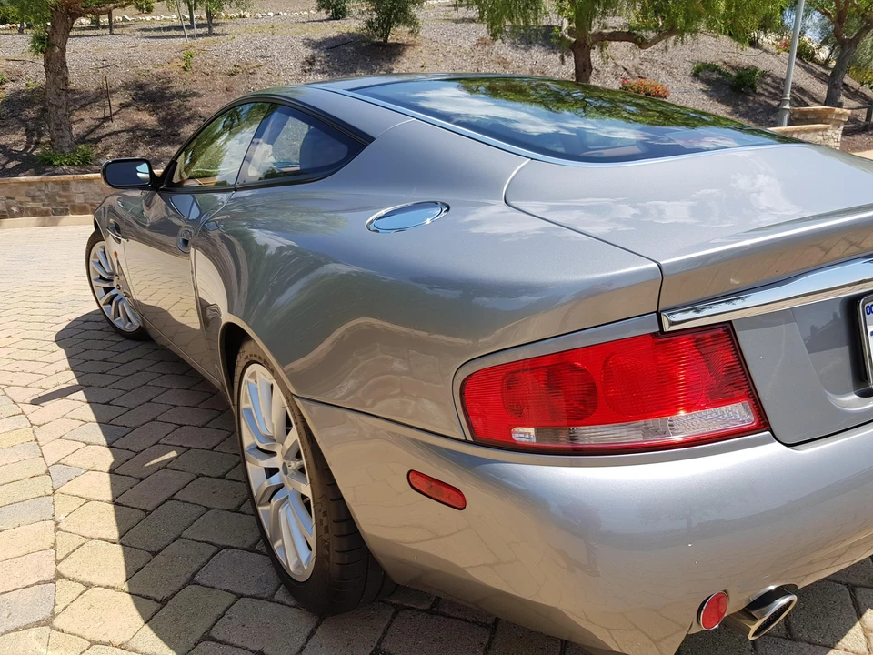 2002 Aston Martin Vanquish 1st Gen - Image 19 of 31