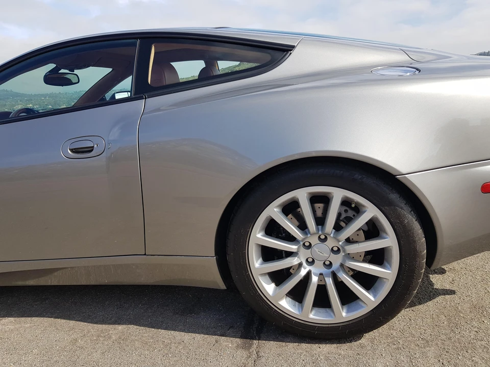 2002 Aston Martin Vanquish 1st Gen - Image 12 of 31