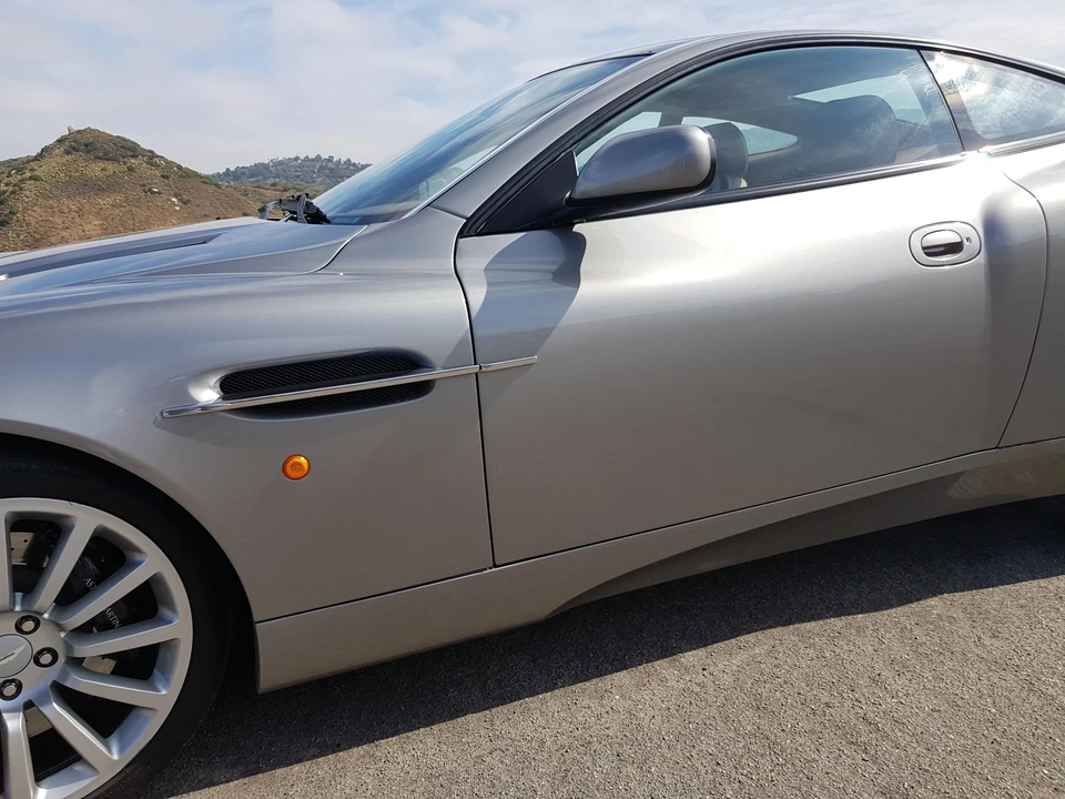 2002 Aston Martin Vanquish 1st Gen - Image 13 of 31