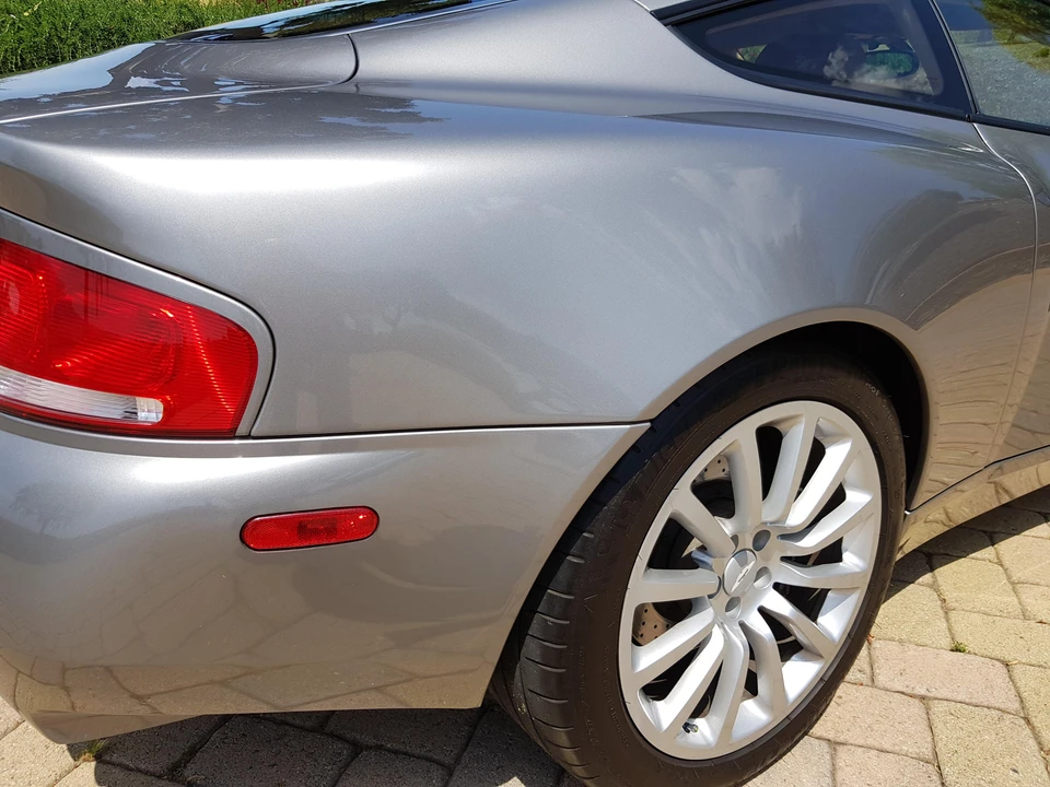 2002 Aston Martin Vanquish 1st Gen - Image 24 of 31