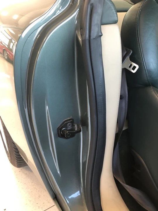 2002 Aston Martin Vanquish 1st Gen - Image 17 of 31