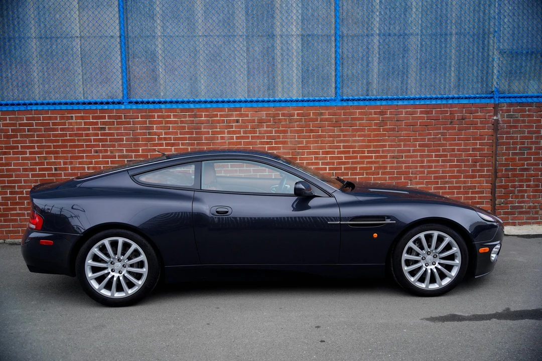 2002 Aston Martin Vanquish 1st Gen - Image 19 of 31