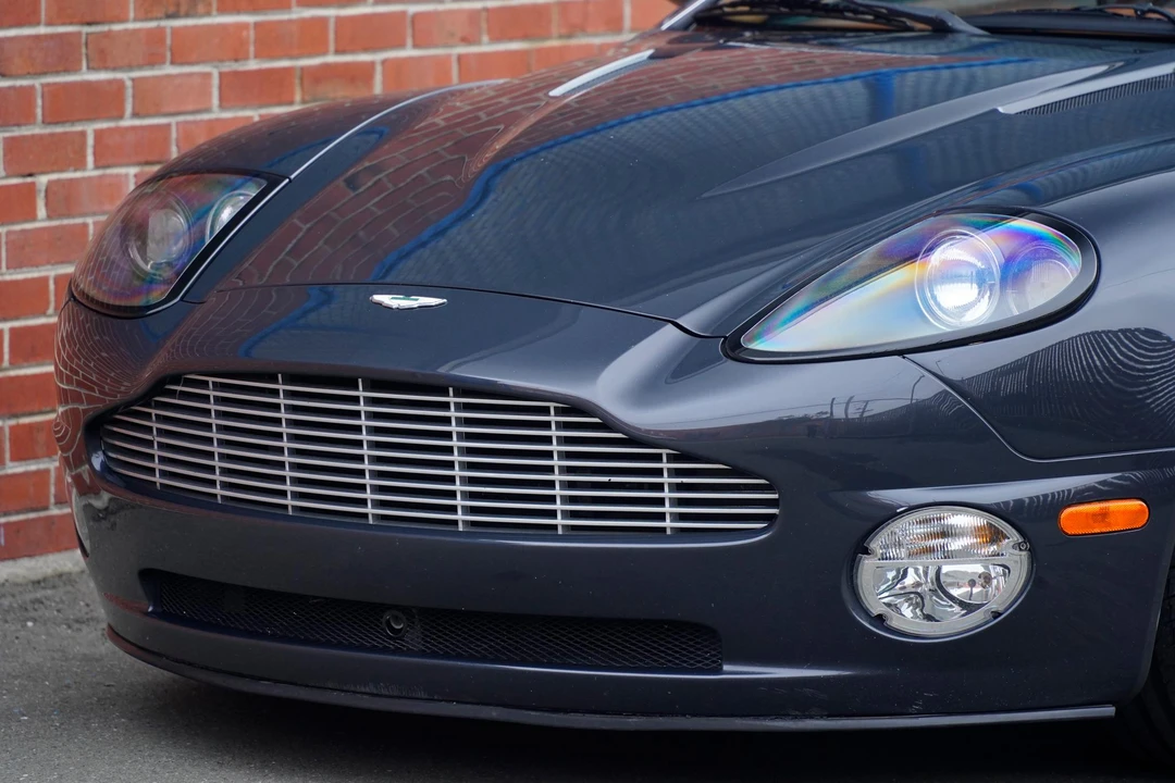 2002 Aston Martin Vanquish 1st Gen - Image 28 of 31