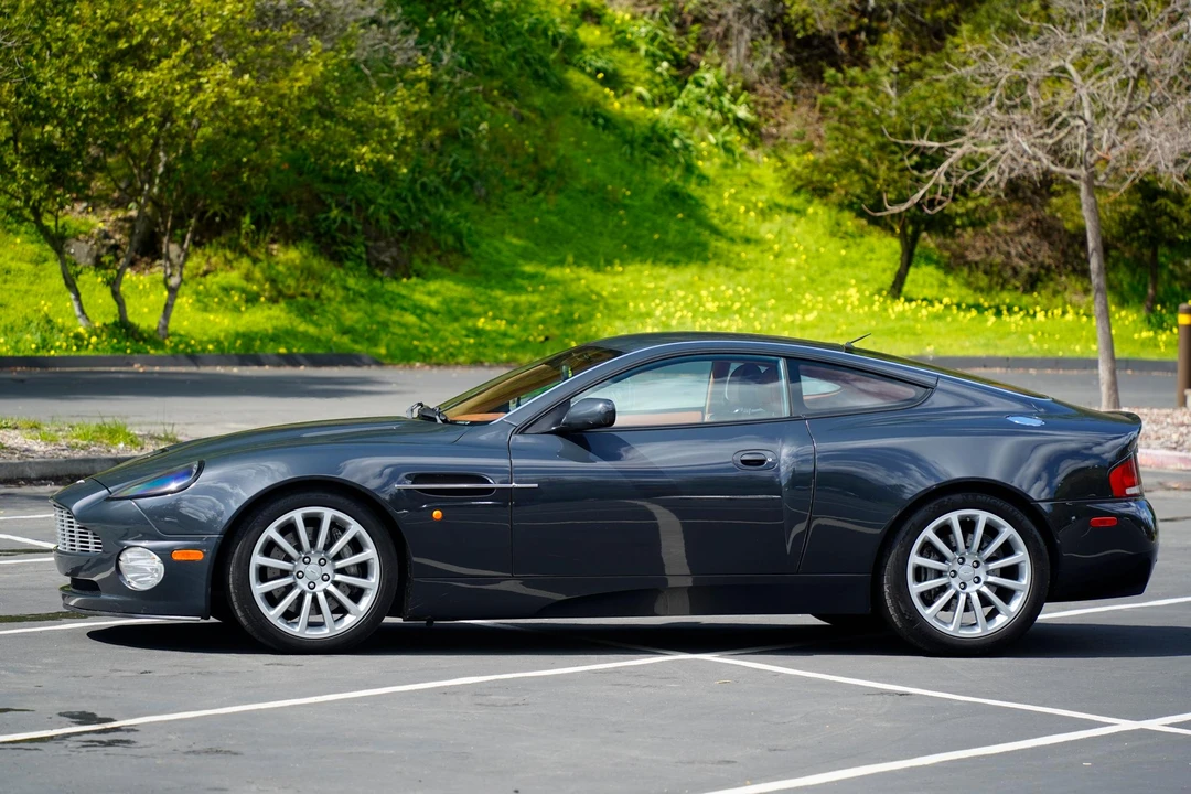 2002 Aston Martin Vanquish 1st Gen - Image 12 of 31