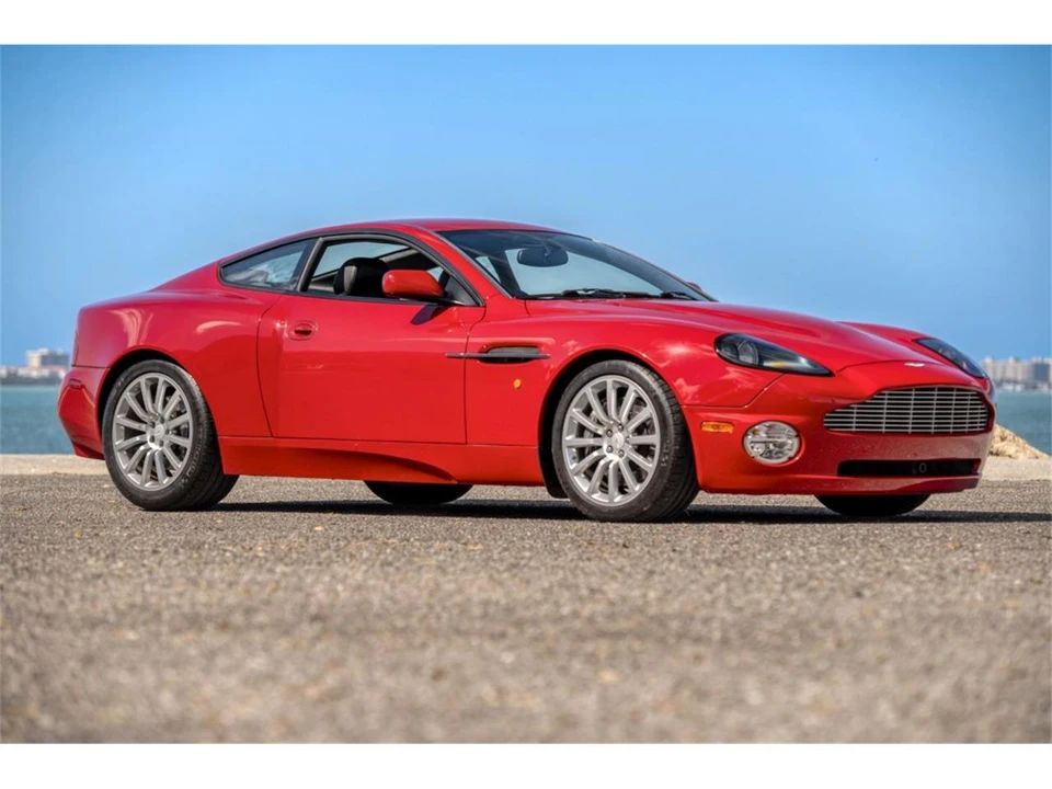 2002 Aston Martin Vanquish 1st Gen - Image 11 of 31