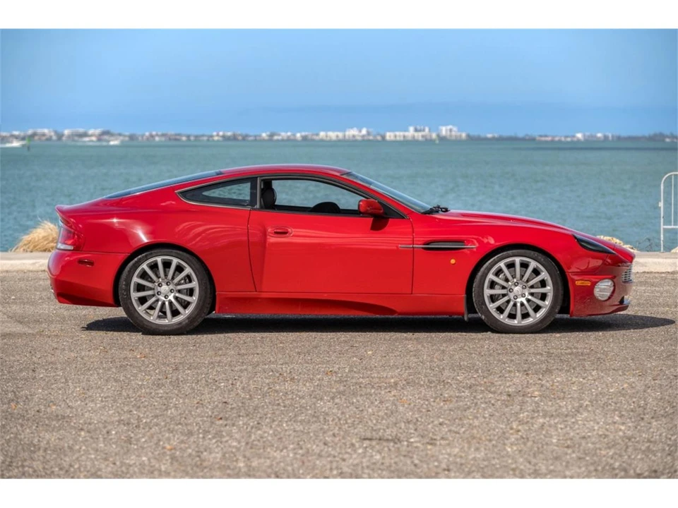 2002 Aston Martin Vanquish 1st Gen - Image 10 of 31