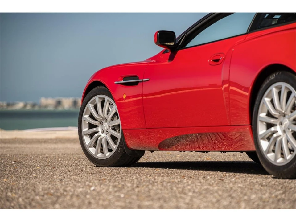 2002 Aston Martin Vanquish 1st Gen - Image 8 of 31