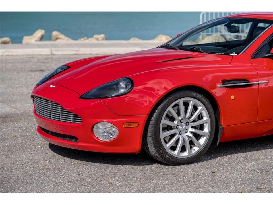 2002 Aston Martin Vanquish 1st Gen - Image 19 of 31