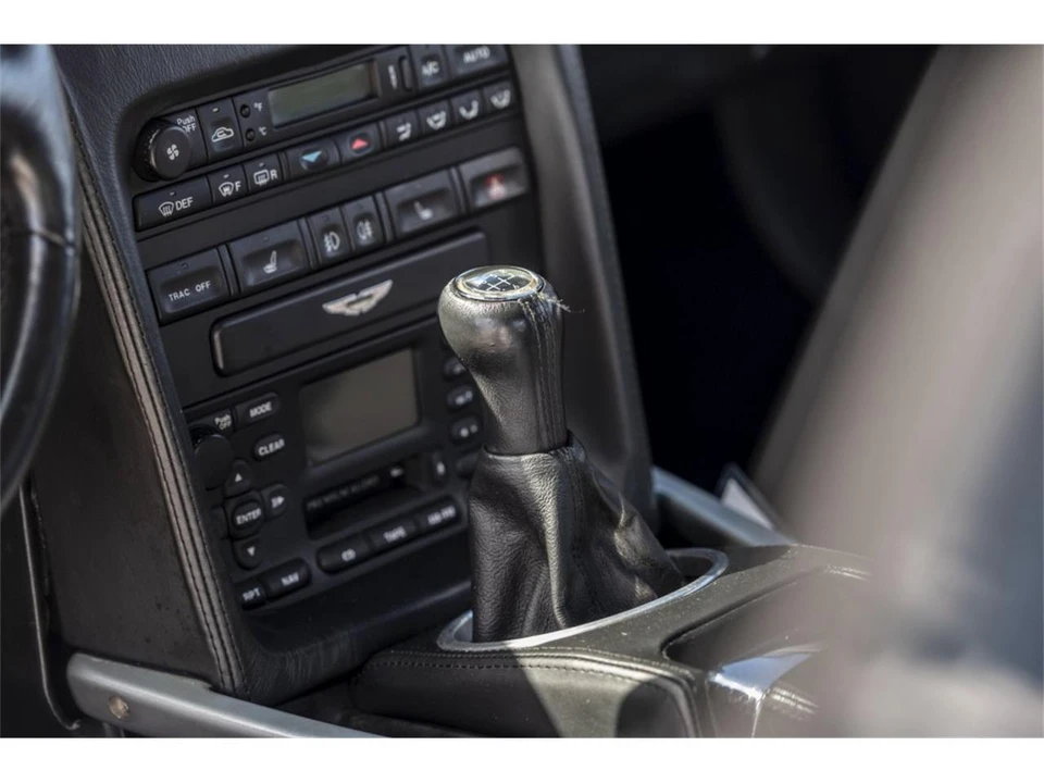 2002 Aston Martin Vanquish 1st Gen - Image 26 of 31