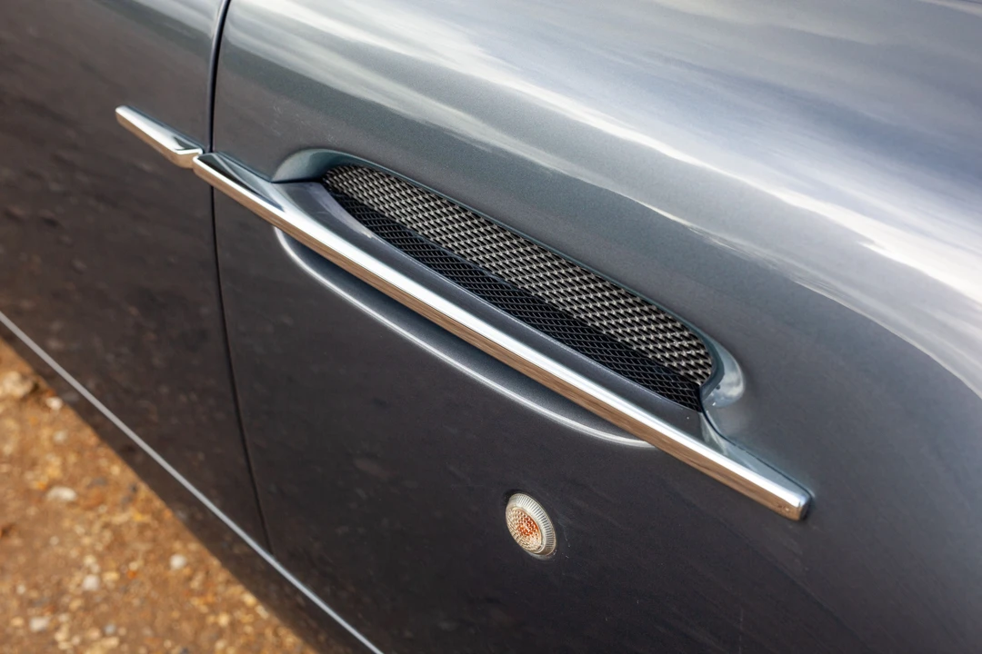 2002 Aston Martin Vanquish 1st Gen - Image 9 of 31