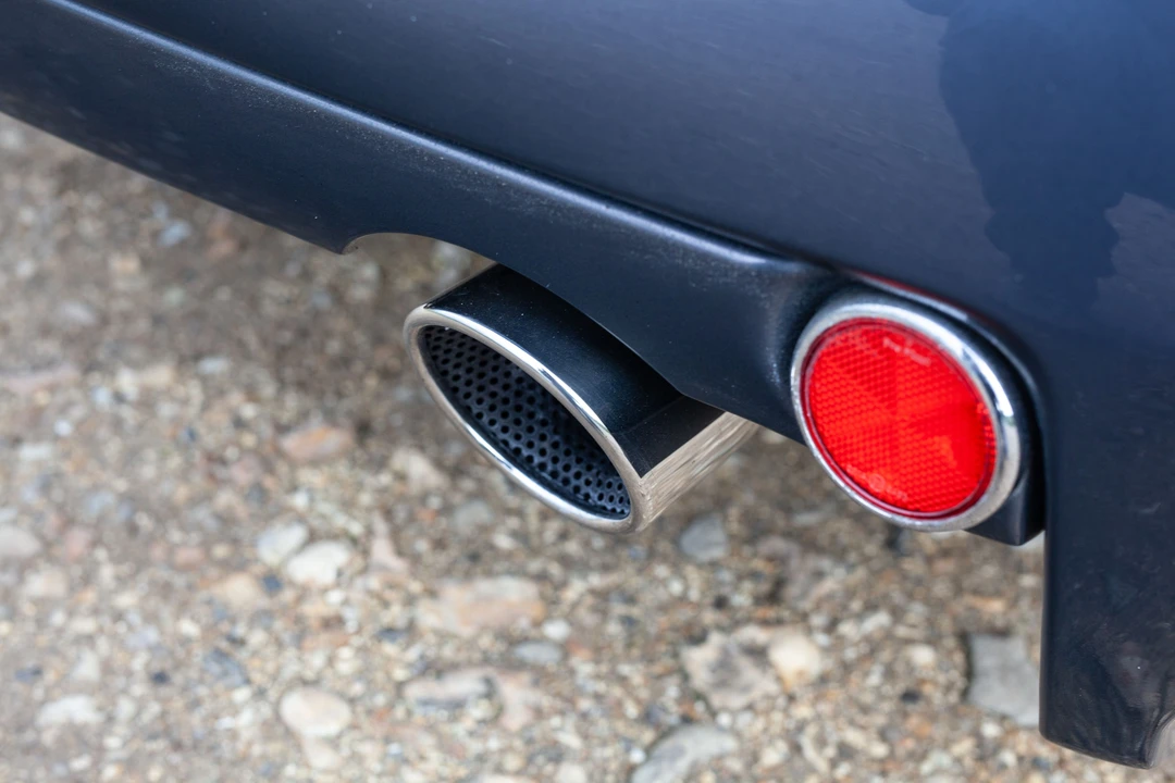 2002 Aston Martin Vanquish 1st Gen - Image 14 of 31