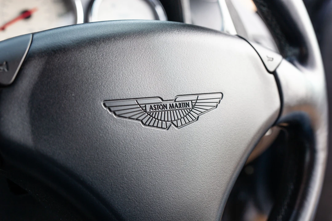 2002 Aston Martin Vanquish 1st Gen - Image 19 of 31
