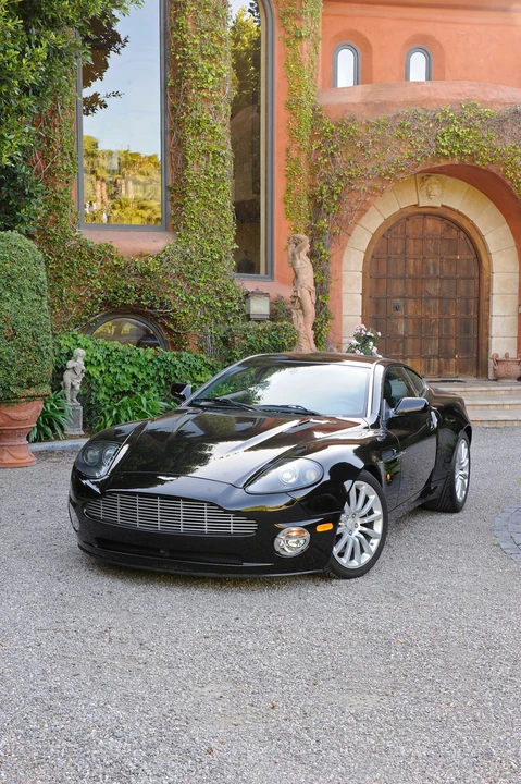 2002 Aston Martin Vanquish 1st Gen - Image 3 of 3