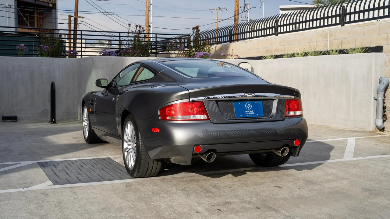 2002 Aston Martin Vanquish 1st Gen - Image 19 of 31