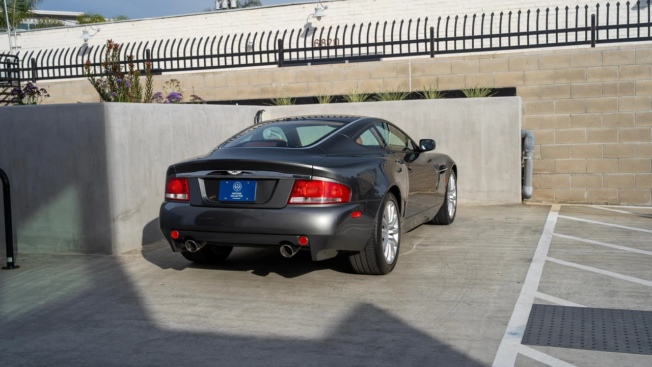 2002 Aston Martin Vanquish 1st Gen - Image 22 of 31