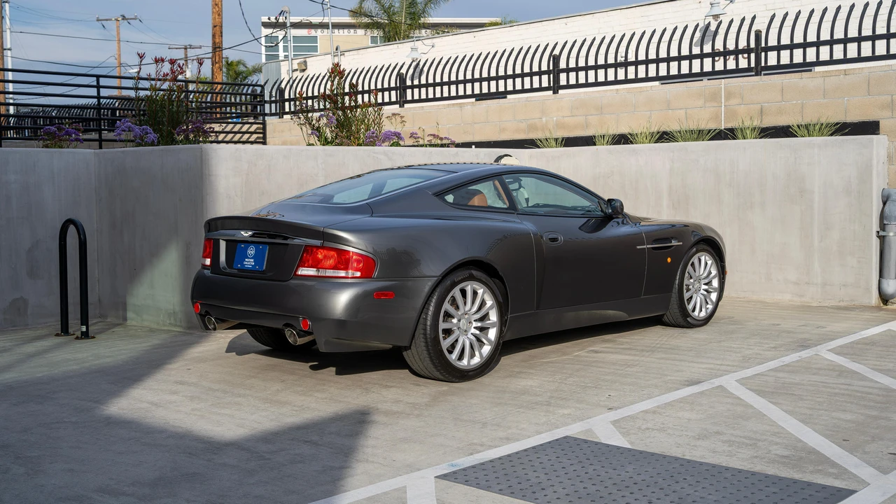 2002 Aston Martin Vanquish 1st Gen - Image 24 of 31