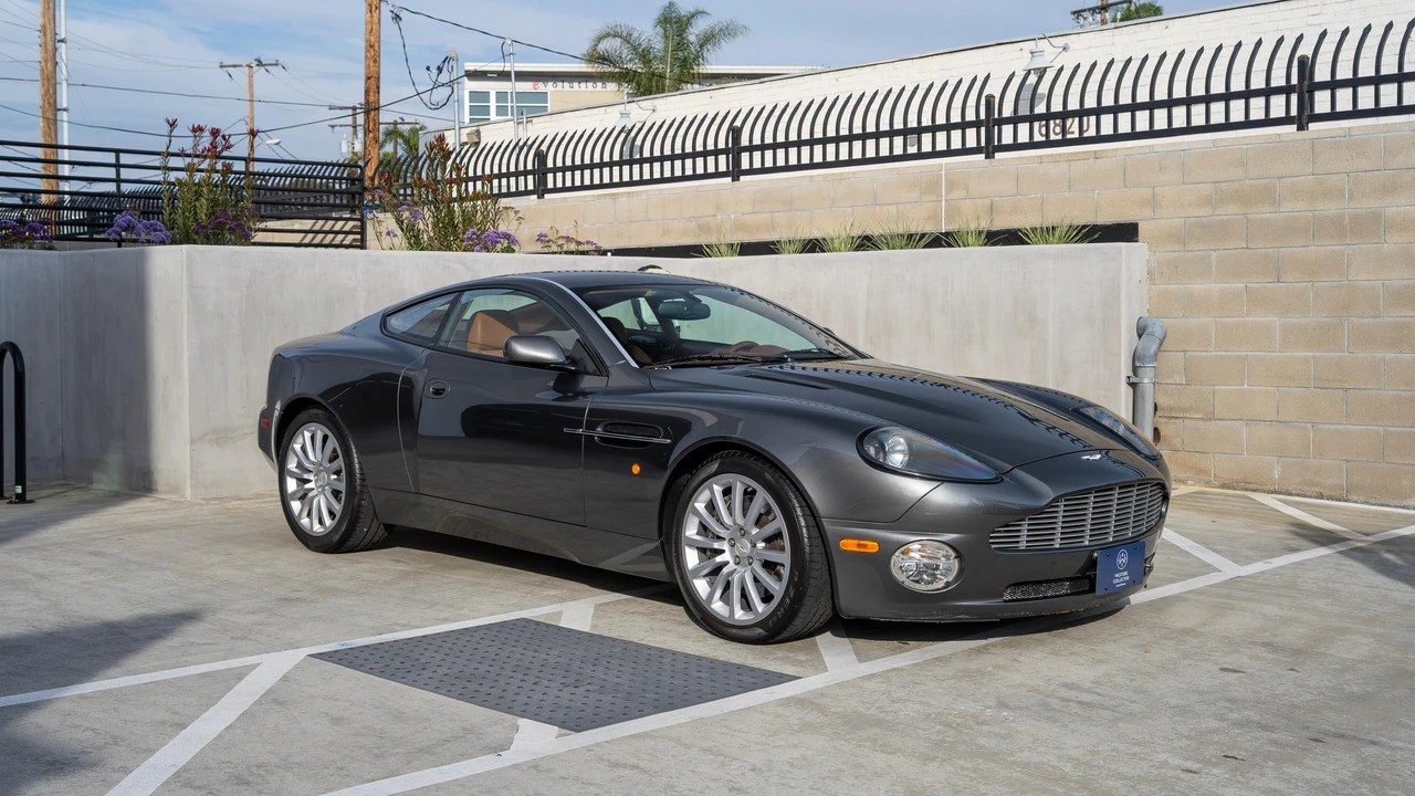 2002 Aston Martin Vanquish 1st Gen - Image 31 of 31