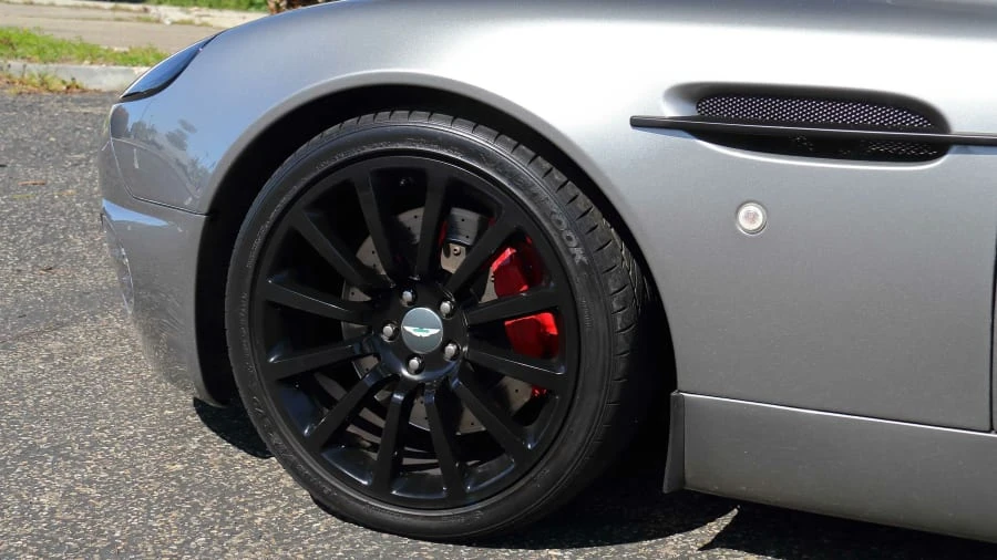 2002 Aston Martin Vanquish 1st Gen - Image 17 of 21