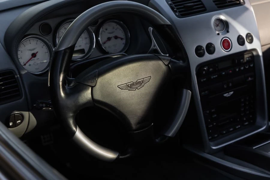 2002 Aston Martin Vanquish 1st Gen - Image 22 of 25