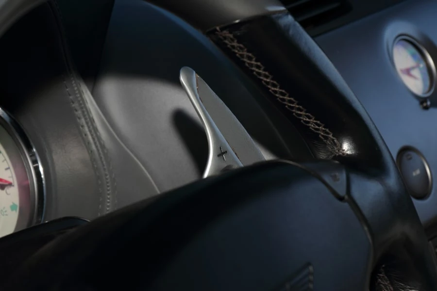 2002 Aston Martin Vanquish 1st Gen - Image 24 of 28