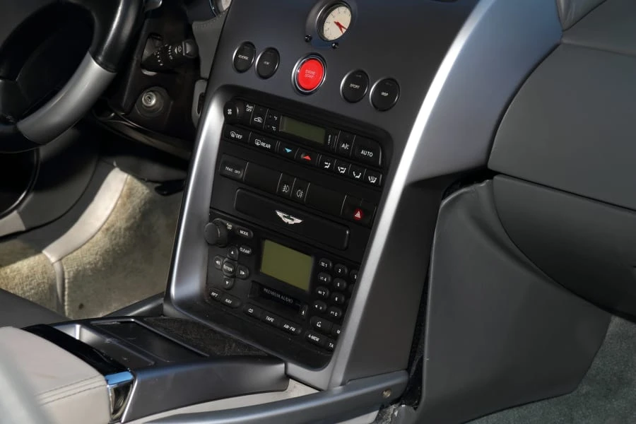 2002 Aston Martin Vanquish 1st Gen - Image 20 of 28