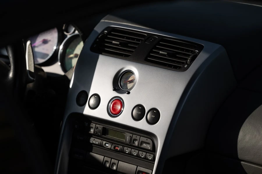 2002 Aston Martin Vanquish 1st Gen - Image 17 of 25