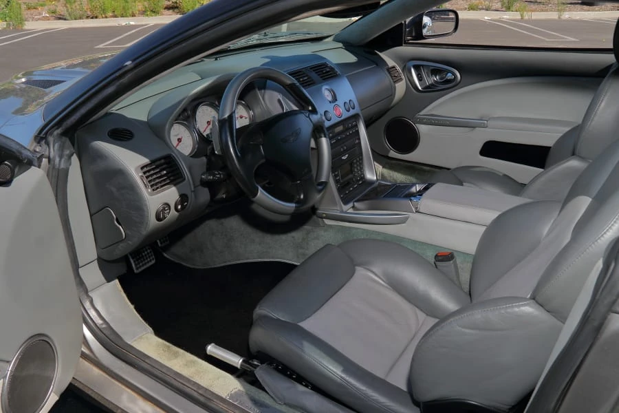 2002 Aston Martin Vanquish 1st Gen - Image 16 of 28
