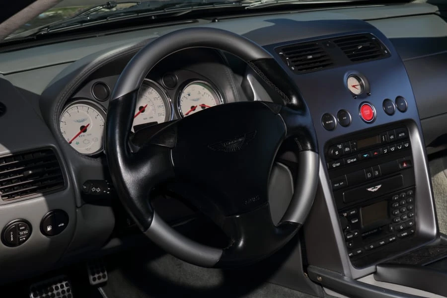 2002 Aston Martin Vanquish 1st Gen - Image 22 of 28