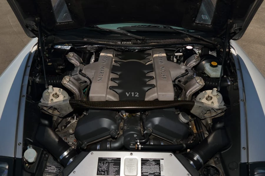 2002 Aston Martin Vanquish 1st Gen - Image 26 of 28