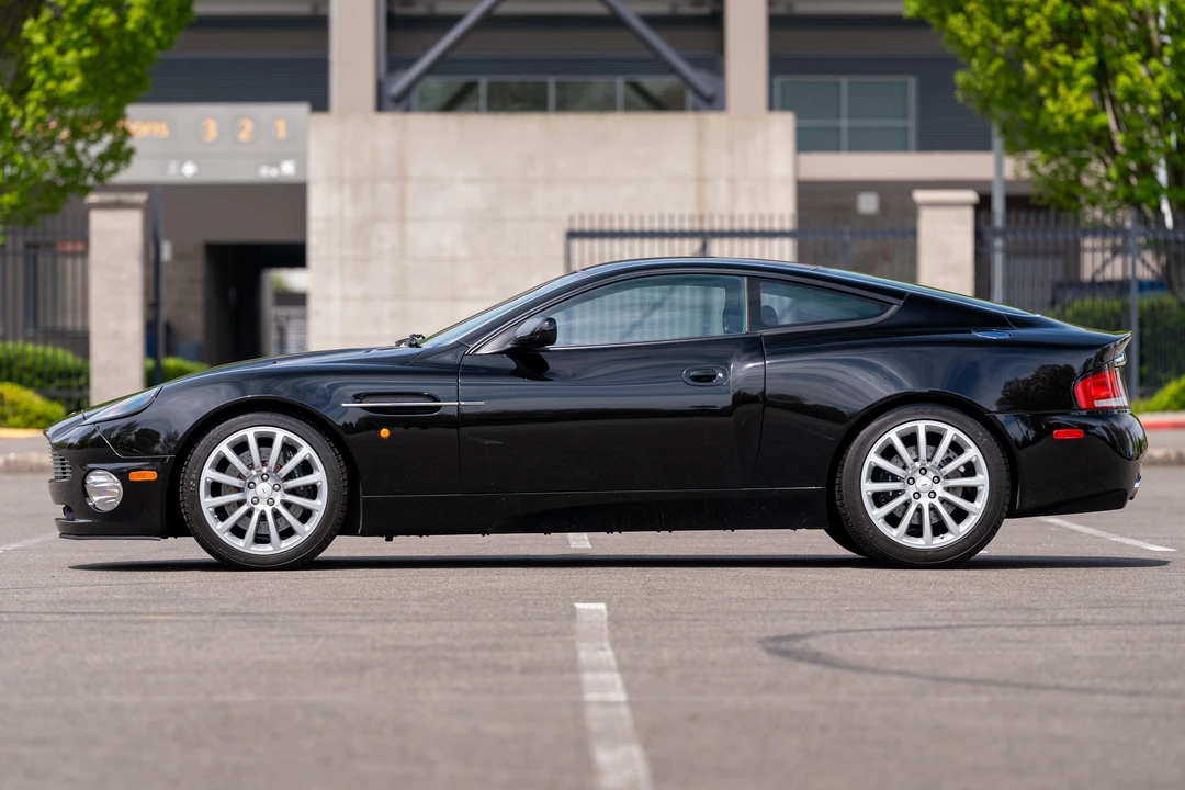 2002 Aston Martin Vanquish 1st Gen - Image 21 of 31