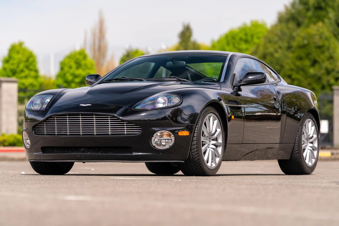2002 Aston Martin Vanquish 1st Gen - Image 14 of 31