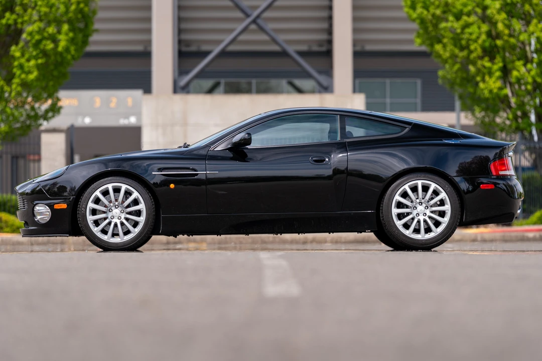 2002 Aston Martin Vanquish 1st Gen - Image 22 of 31
