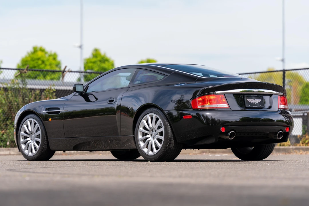 2002 Aston Martin Vanquish 1st Gen - Image 25 of 31
