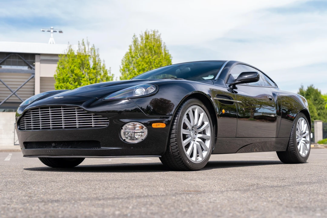 2002 Aston Martin Vanquish 1st Gen - Image 17 of 31
