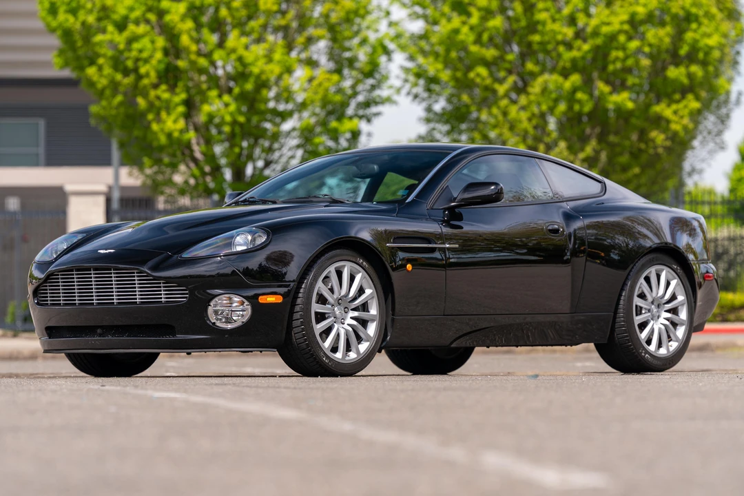 2002 Aston Martin Vanquish 1st Gen - Image 19 of 31