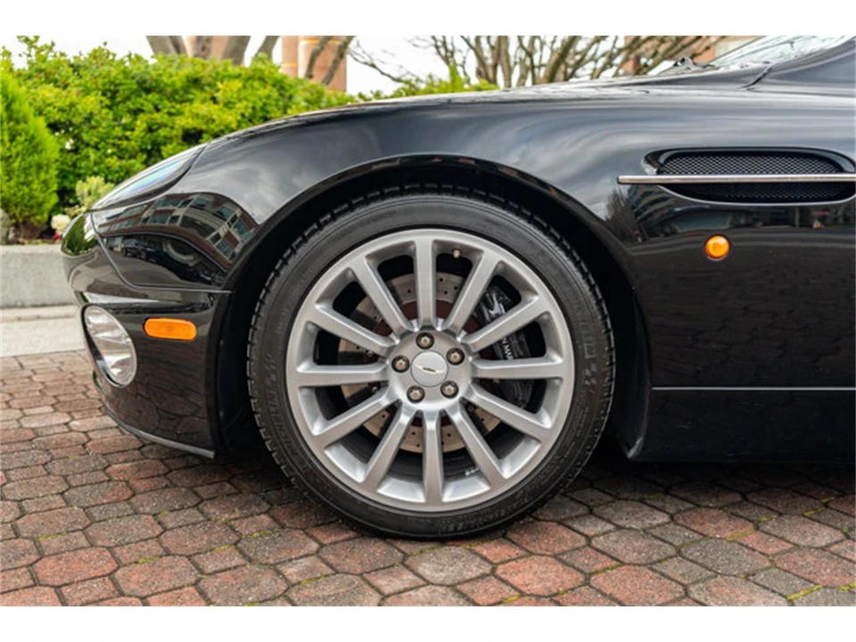2002 Aston Martin Vanquish 1st Gen - Image 4 of 12