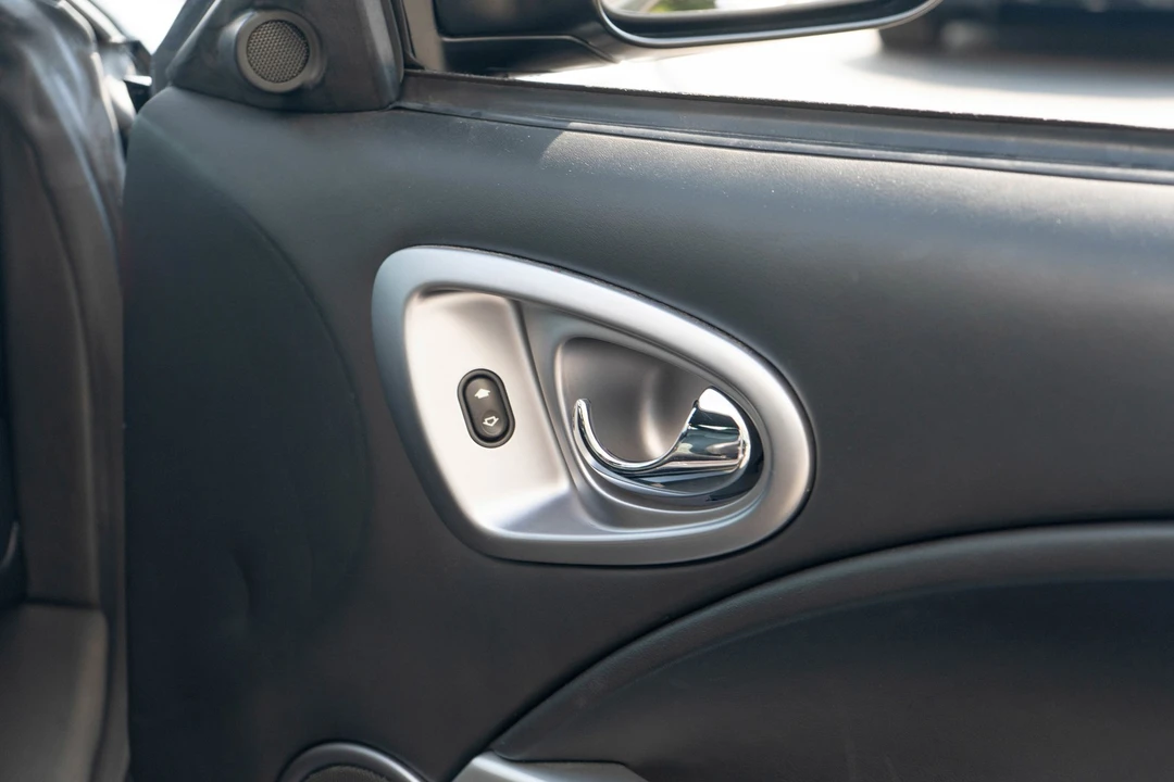 2002 Aston Martin Vanquish 1st Gen - Image 26 of 31