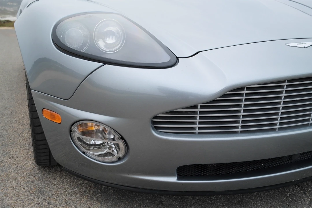 2002 Aston Martin Vanquish 1st Gen - Image 14 of 31